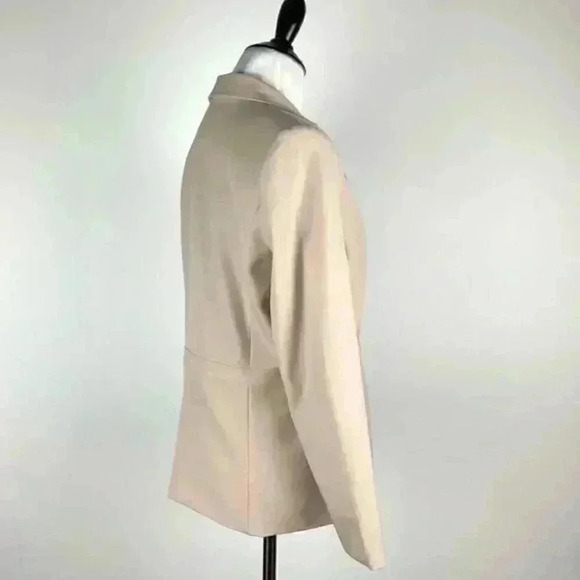 Requirements blazer size 4P beige cream one button - Picture 3 of 7